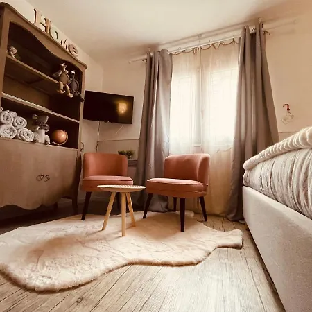 Mamzelle Toutapie, Quartier Historique De Proche Gare Апартаменты